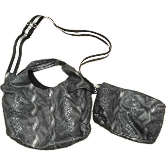 Handbags - NEW Snakeskin tote bag with detachable makeup bag inside